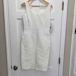 Albert Nipon white puckered suit dress size 4
